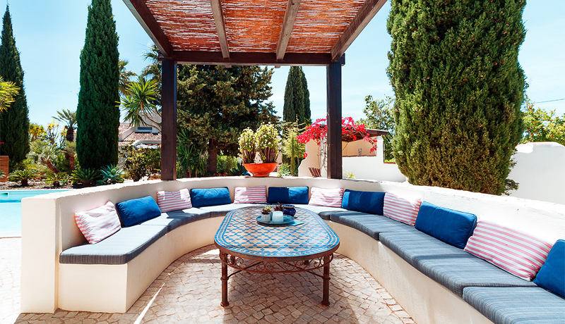 Heerlijk terras met loungehoek, Casa Porta Azul