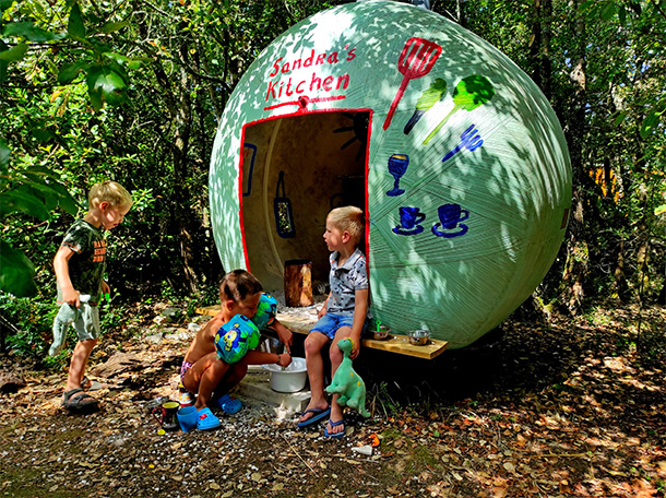 Speelhuisje voor de kinderen bij Quinta das Cantigas