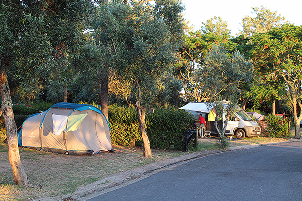 Kleine, groene camping in Alentejo, Zuid-Portugal