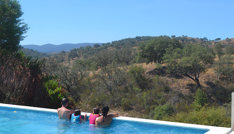 Zwembad vakantiehuis Atalaia Nascente