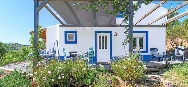 Appartement met bloementuin