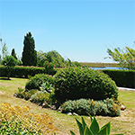 De mooi aangelegde tuin van Casa Robalo