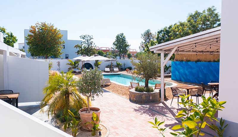 Binnentuin met zwembad